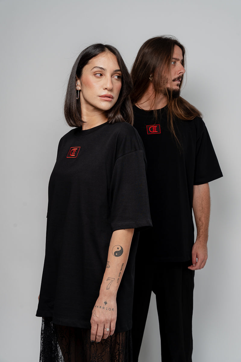 חולצת אוברסייז דואט שחורה