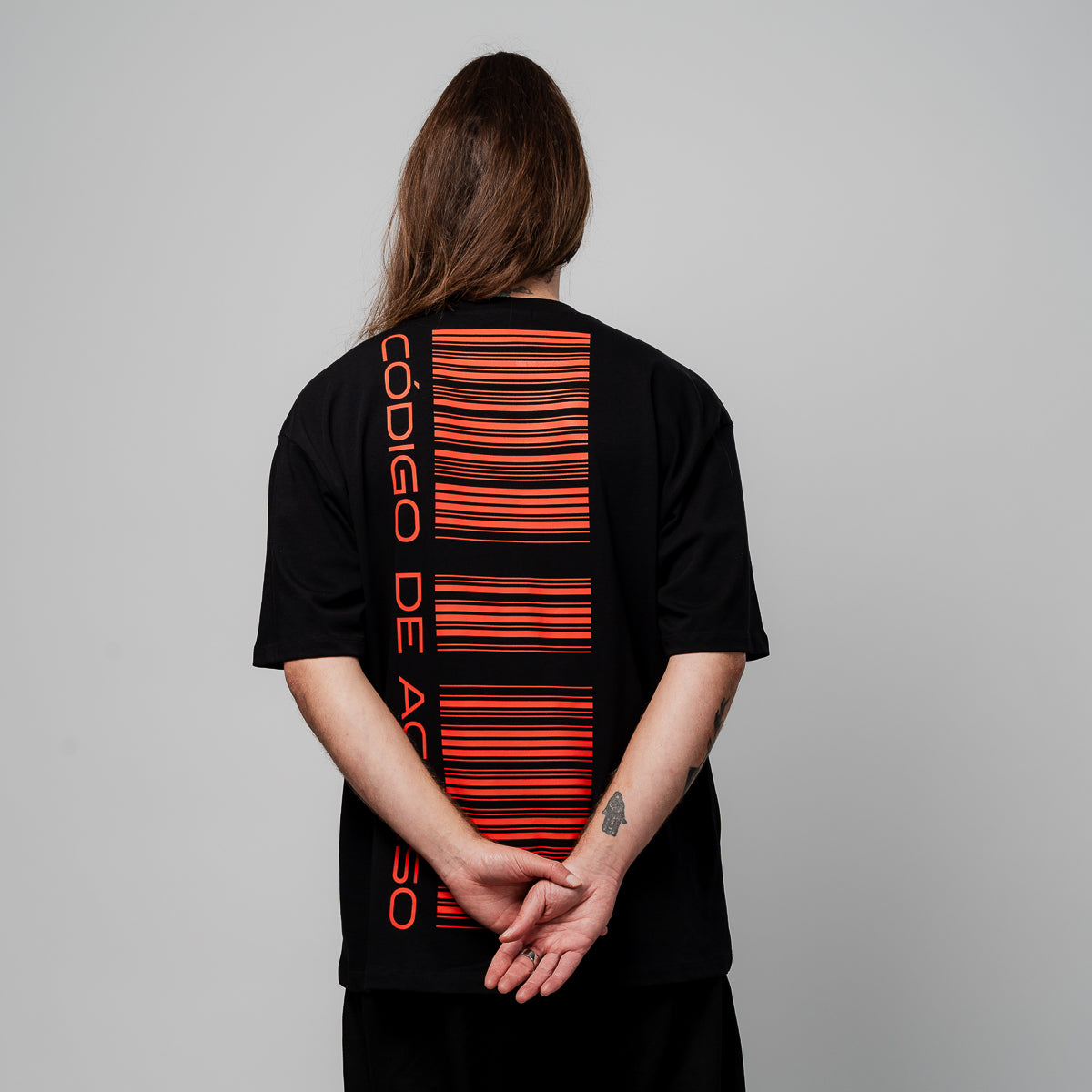 חולצת אוברסייז דואט שחורה